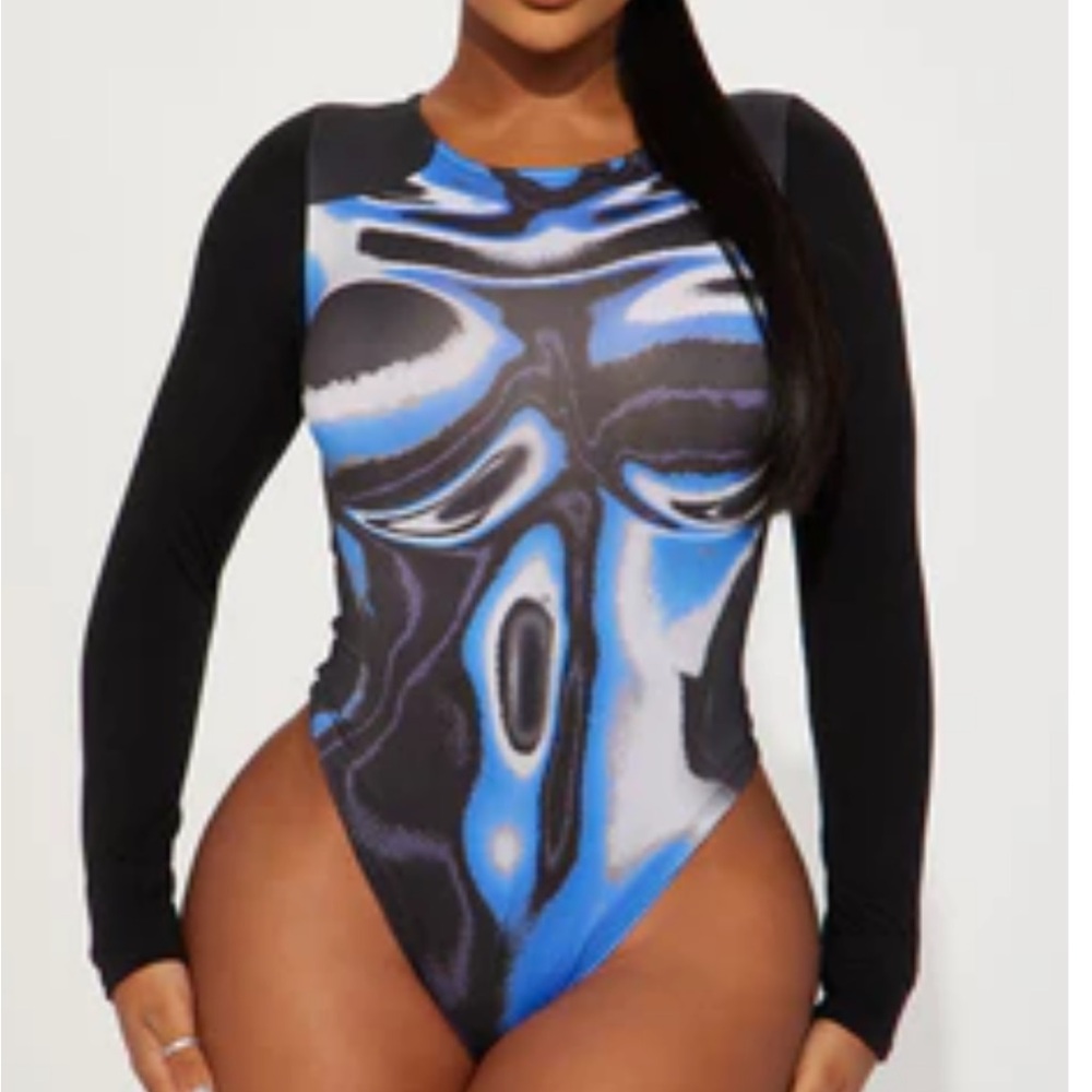 Body impression, bodycon body suit.